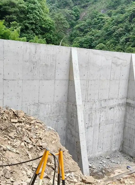济南天桥区重力式挡土墙
