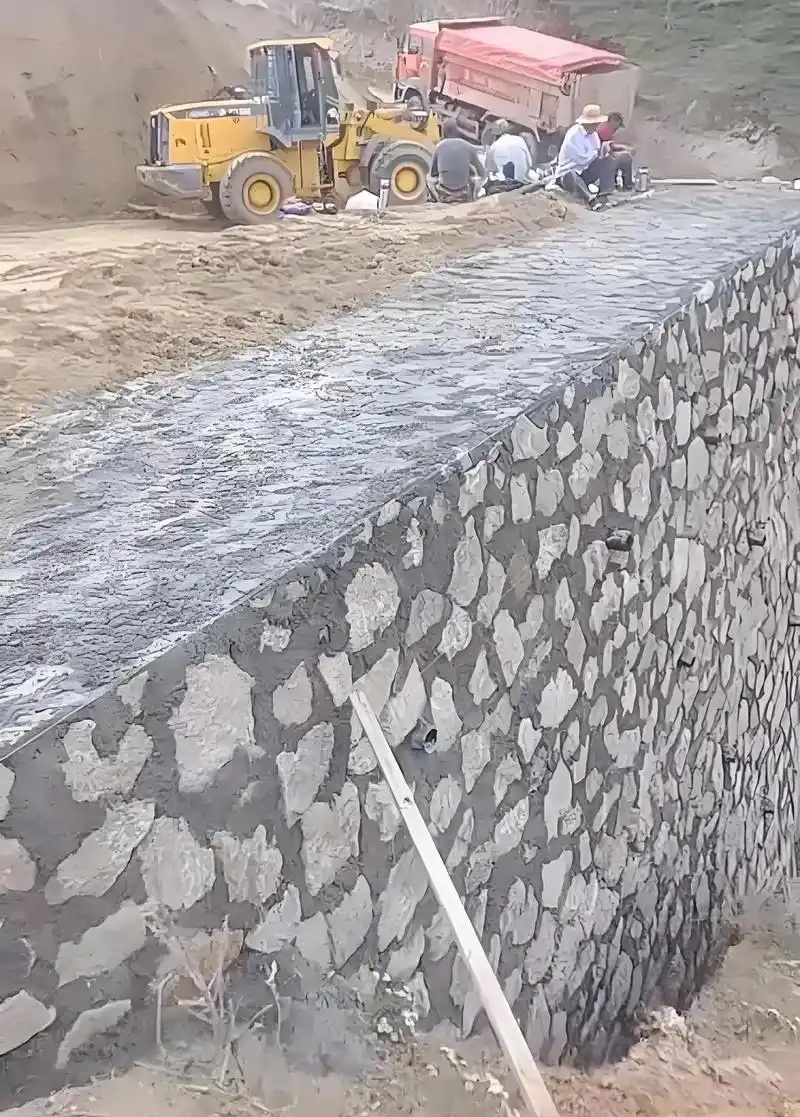 济南天桥区边坡加固